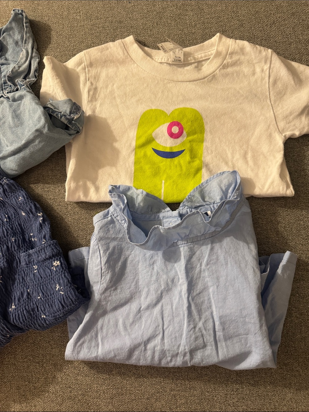 5/$15- 2t bundle - Picture 2 of 3